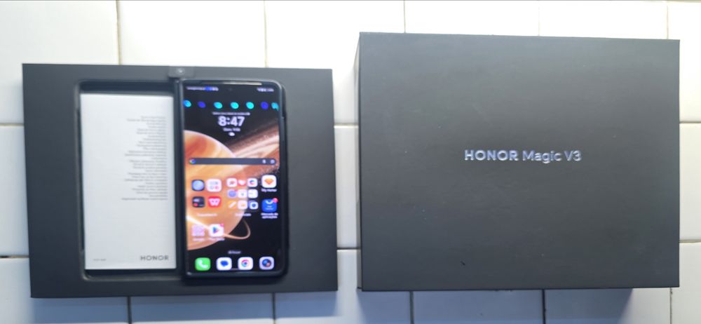 HONOR Magic V3 em excelentes condições, bem estimado. Com caixa e todos os  acessórios.