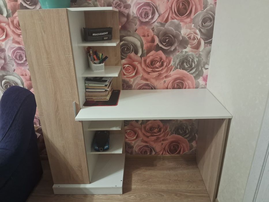 Продам письменный  стол