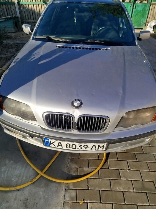 Автомобиль БМВ е46