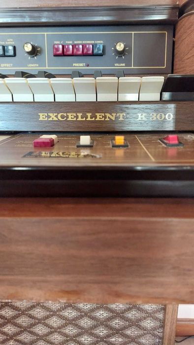 Órgão vintage Beltone Excellent K300 – 100% funcional