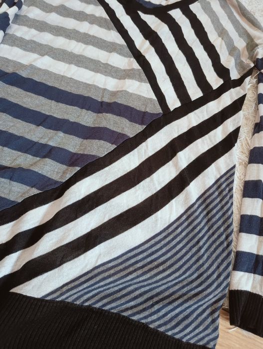 Sweter w paski tunika