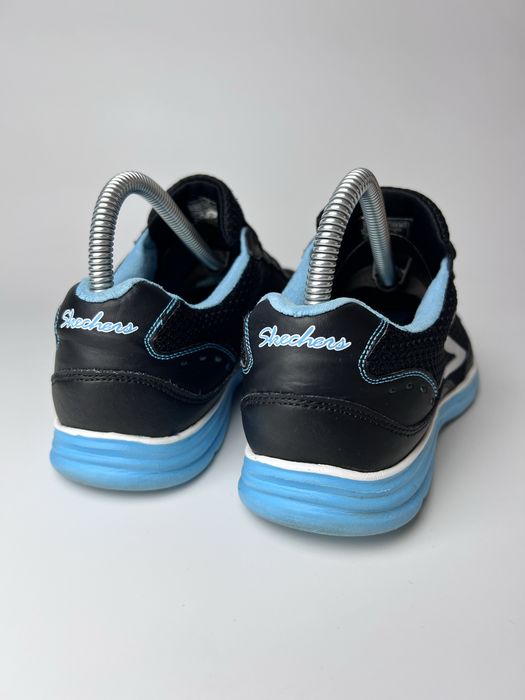 39р. Жіночі кросівки Skechers
