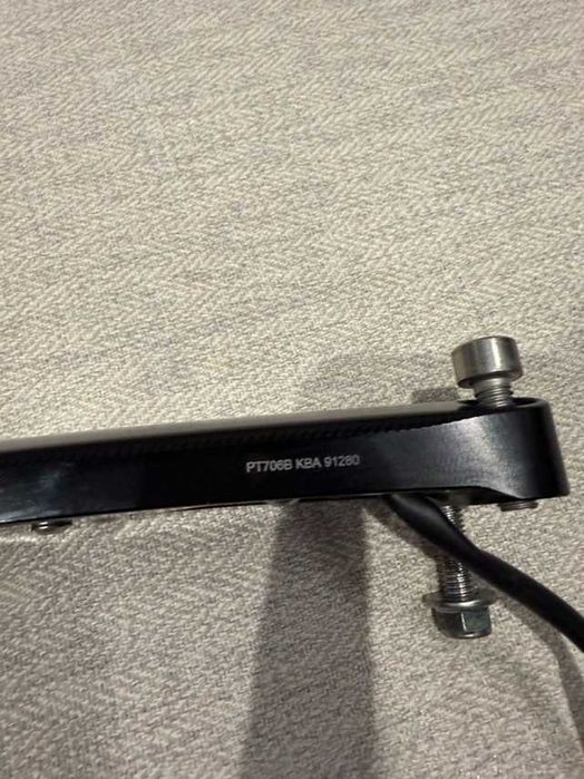 Рамка номера мотоцикла Rizoma R9T Series SIDE ARM для крепления номера