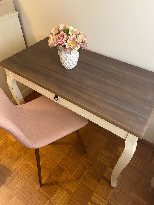 Secretária Vintage e Cadeira