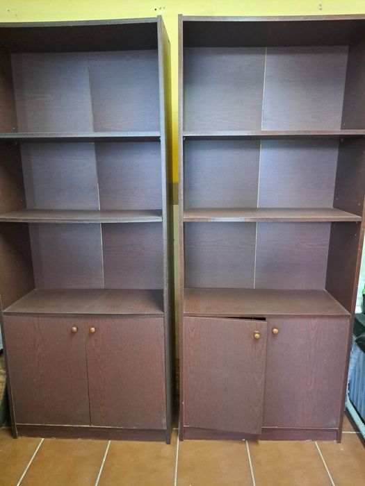 Duas estantes castanhas Oportunidade!