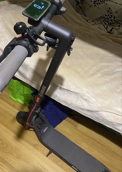 Електросамокат Navee V50i Pro.