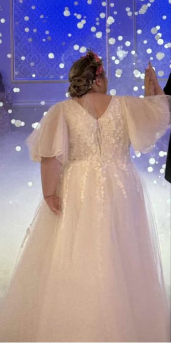 Suknia ślubna plus size gorsetowana