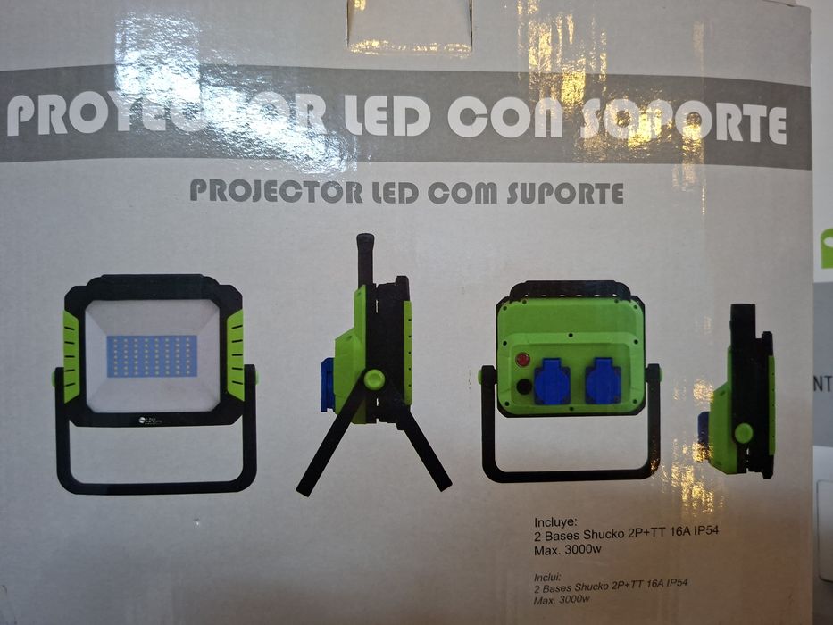 Projector 50w + saídas 230V