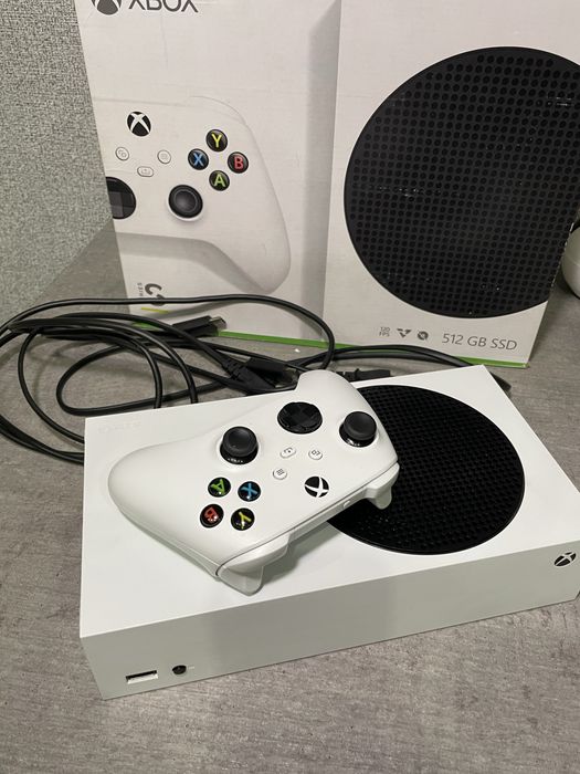 Xbox Series S + FC 25 & FC 24