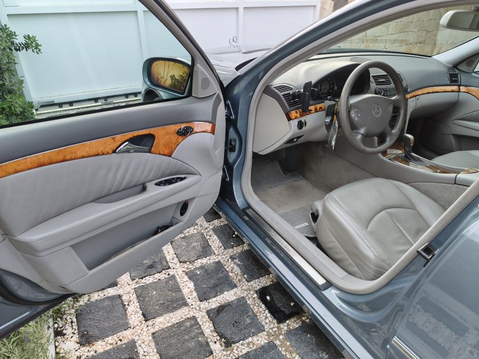Mercedes-Benz E 280 — fotografia 8