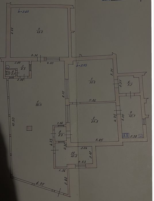 Продається комерційна будівля з земельною ділянкою під нею