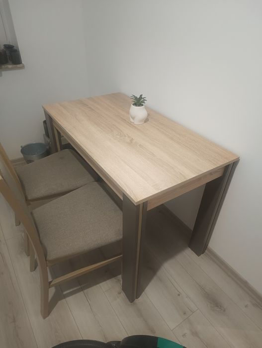 Stolik plus 2 krzesła