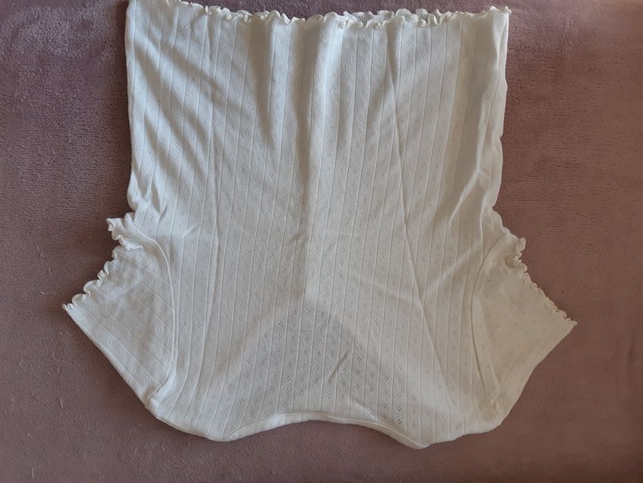 Elegancka biała bluzka dziewczęca