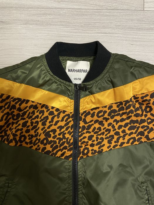 Вітровка на дівчинку