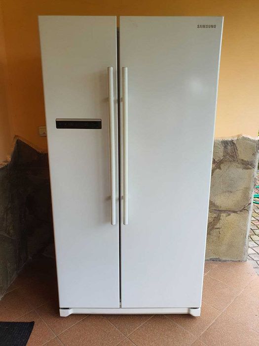 Холодильник Samsung