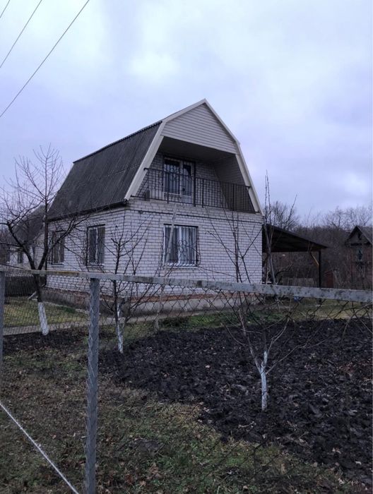 Продам дачу біля лісу