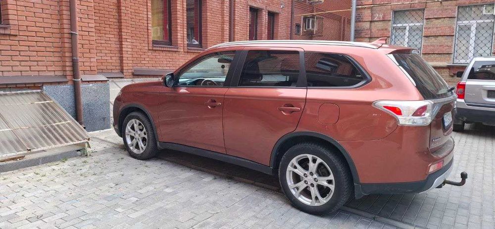 Продам власний Mitsubishi Outlander 2014 року