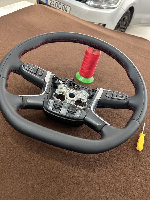 Fazemos revestimento de volantes automotivos