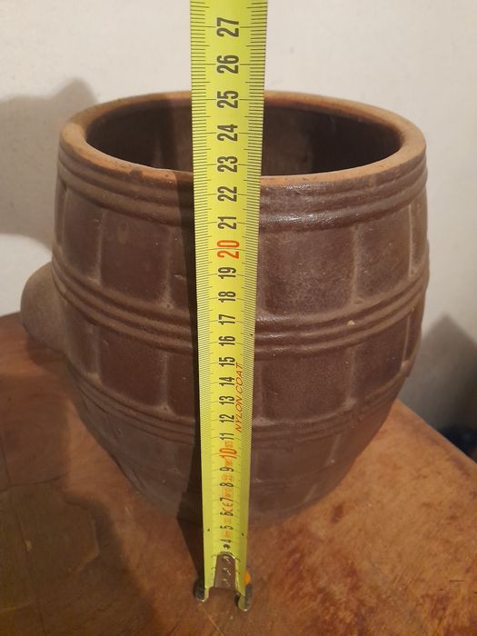Garnek gliniany stary duży. 2 szt