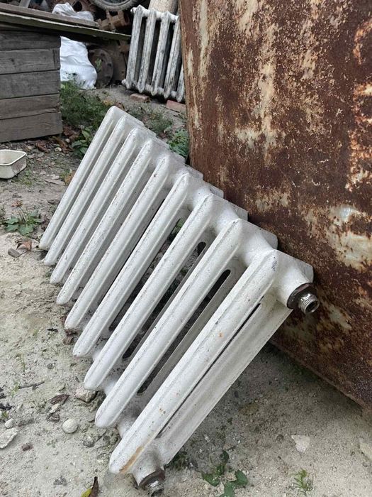 Продаю Батареї чугунні