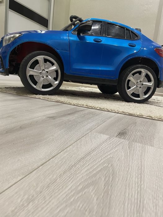 Продам детский автомобиль