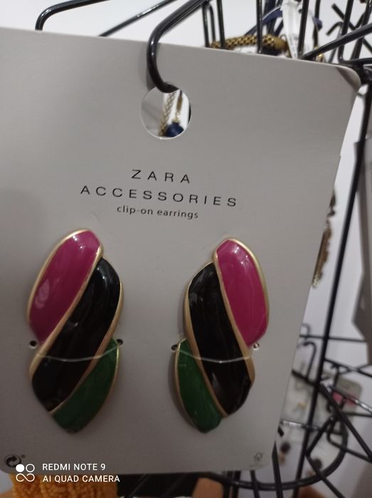 Zara. Brincos. Completamente Novos. Ainda em caixa.
