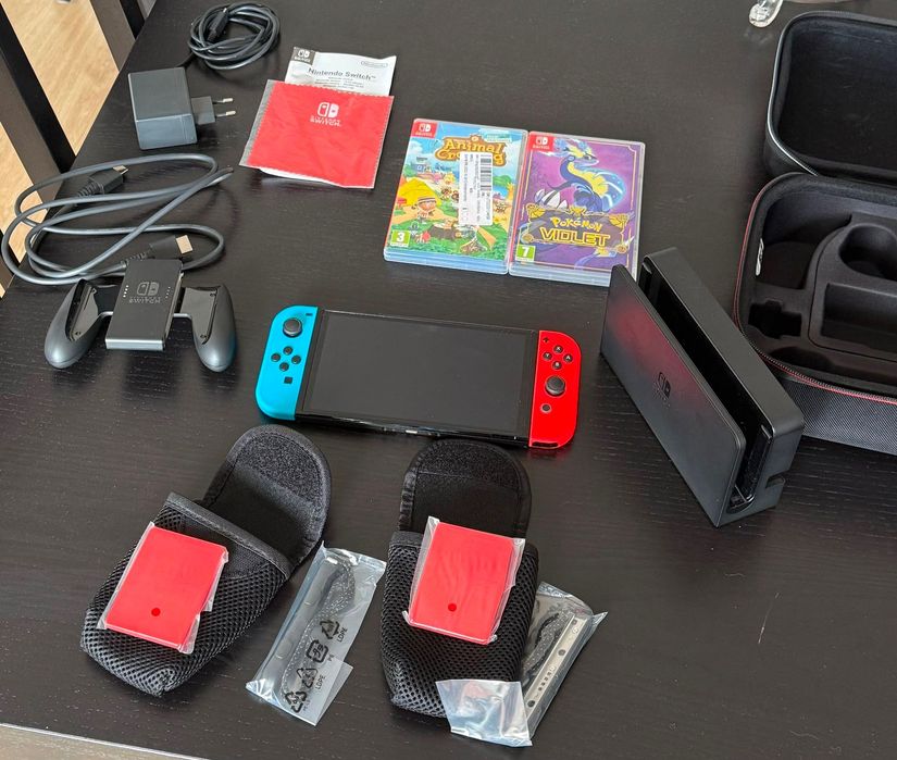 Nintendo Switch OLED + Acessórios + Mala de Transporte + 2 jogos