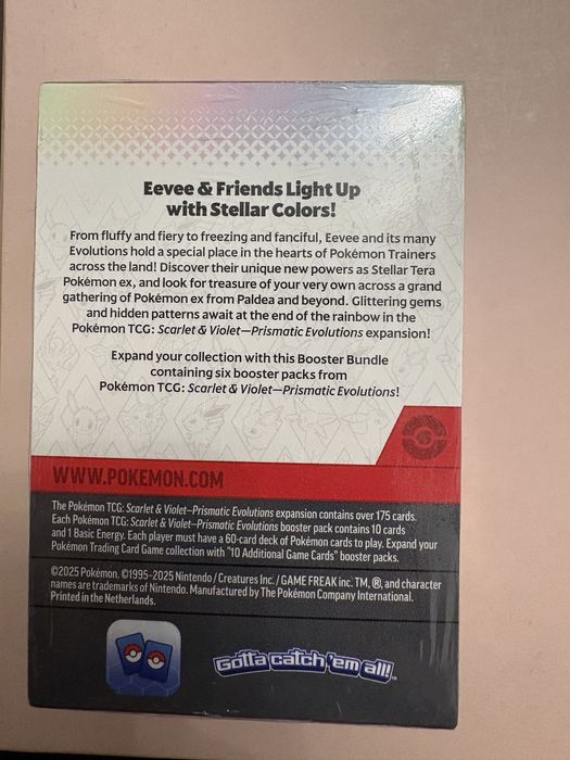 Pokémon booster Bundle Prismatic Evolutions box