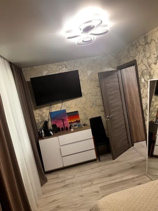 Продам 2 ком.кв Правы берег