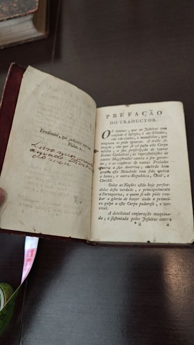 Confrontação da doutrina da igreja com a doutrina da sociedade dos jesuítas (1770)