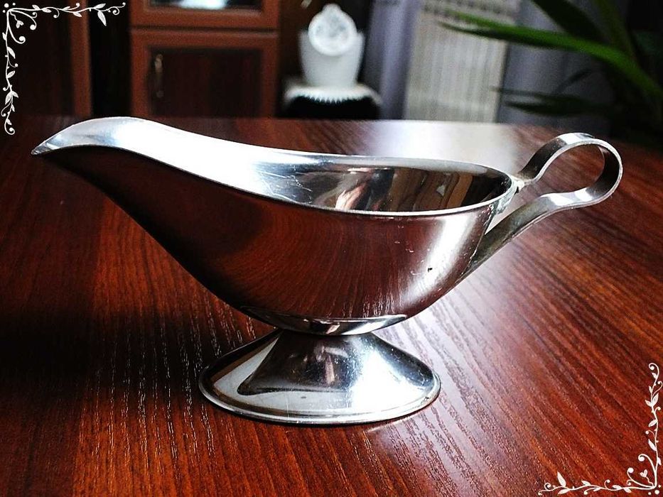 Stara metalowa sosjerka z PRL Chromowana stal nierdzewna