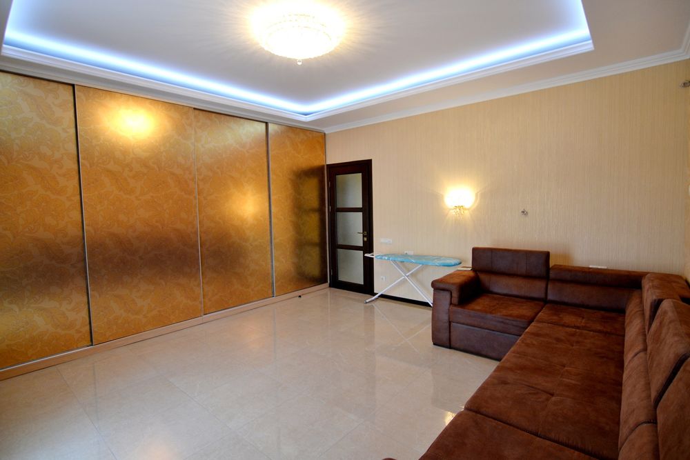 Здам будинок, без %, 380 м², Осокорки, Славутич, КМ Золоче, Вишеньки