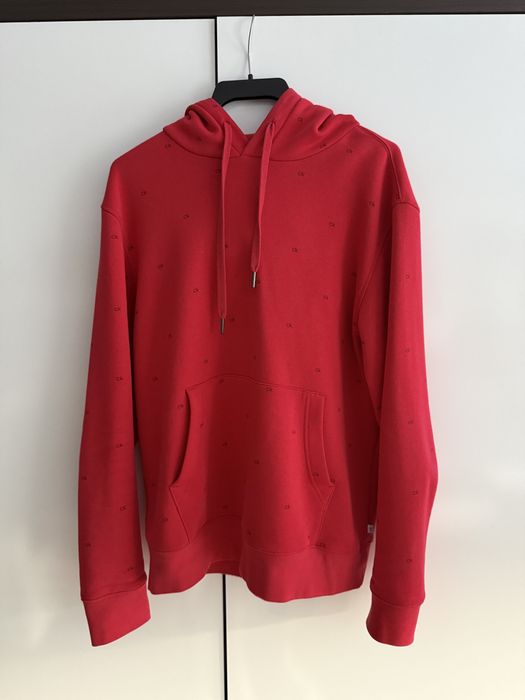 Czerwona bluza z kapturem calvin klein golf all over print hoodie
