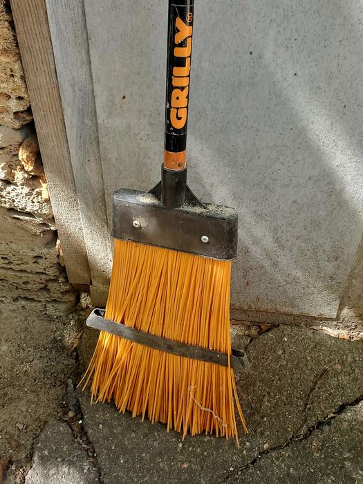 Веник  пластиковый