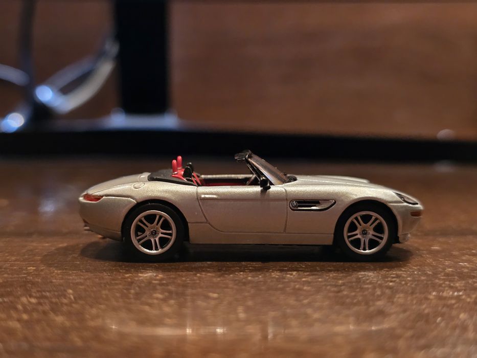 Mini GT BMW Z8 1/64