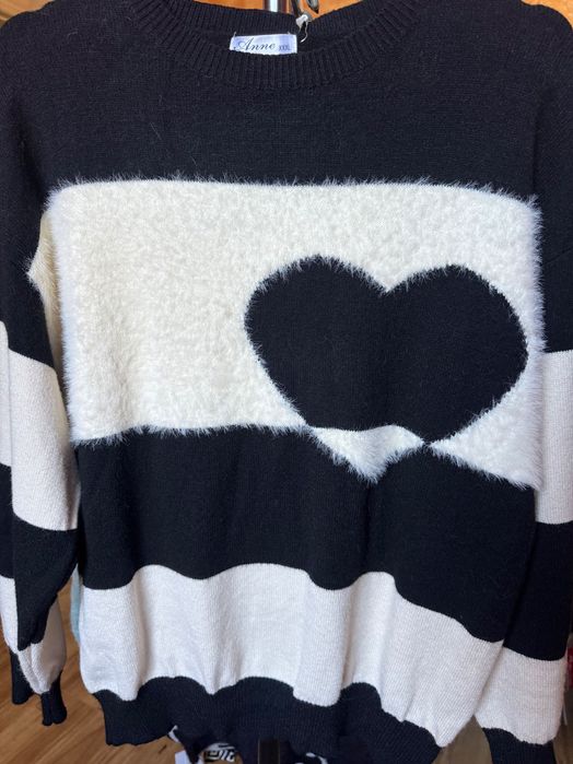 Кофта светр жіночій