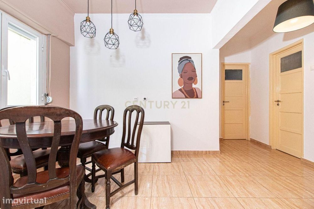 Apartamento T2 em Cruz Quebrada - Dafundo