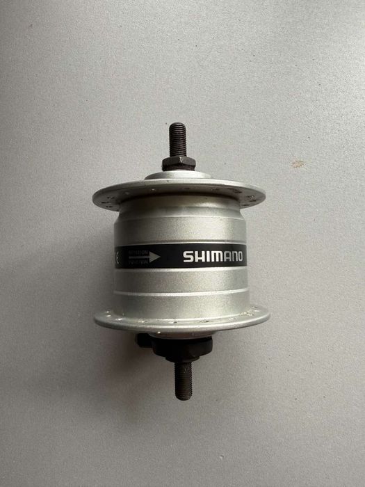 Динамо втулка Shimano DH-3N21 в чудовому стані