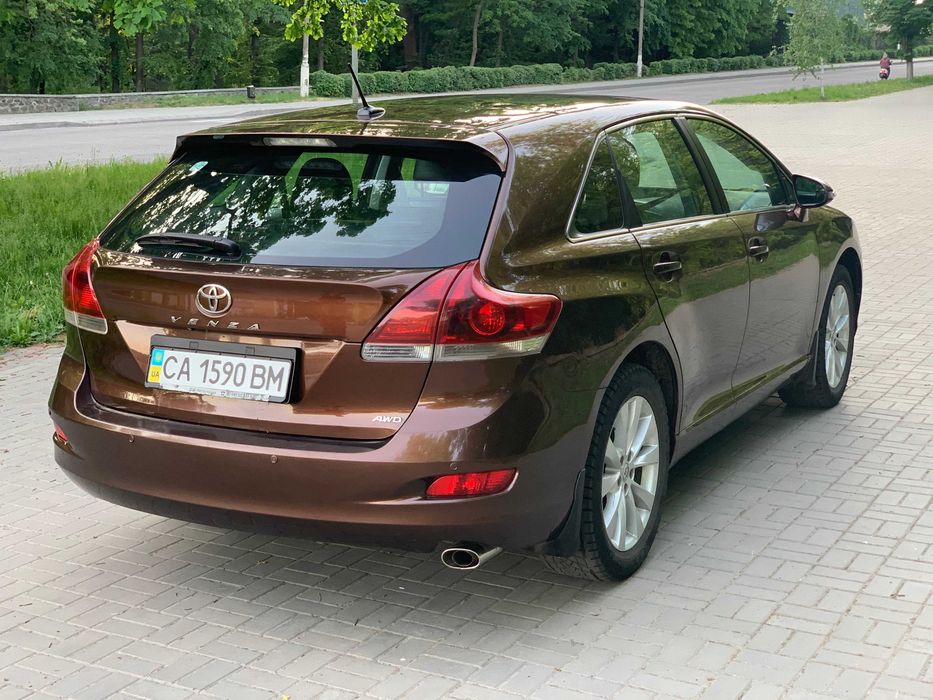 Продам Тойота Венза,перший власник,офіціал з автосалону.