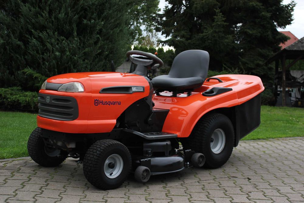 Husqvarna CTH 150 XP CTH150XP Kawasaki V2 TRAKTOREK Kosiarka