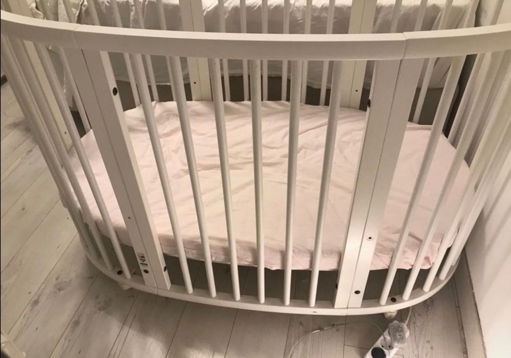 BERÇO Stokke branco
 STOKKE oval