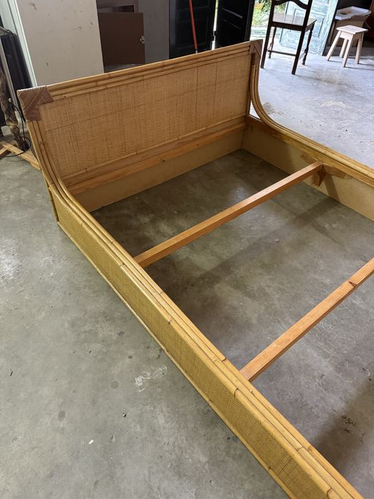 Cama de casal em bambu