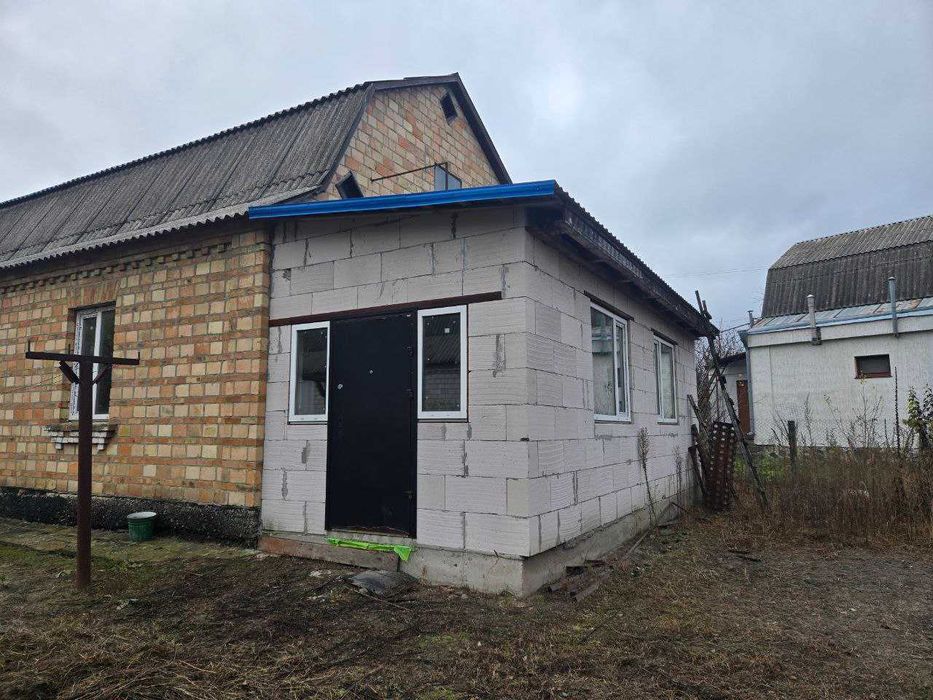 Продається частина будинку по вул. Тургенєва.