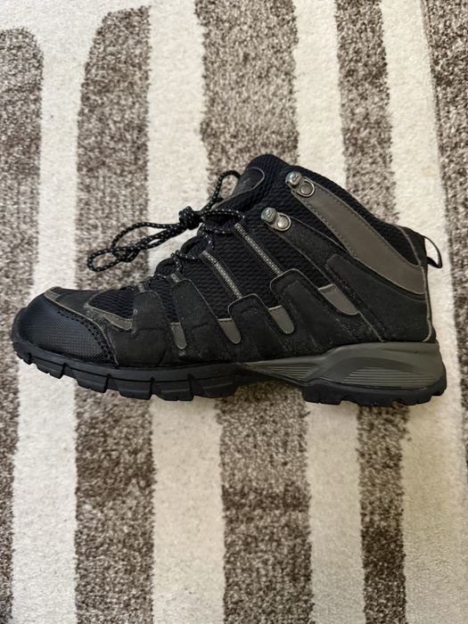 Боти Regata на мембрані.