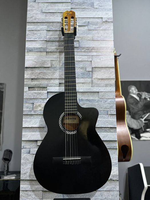 Admira eclipse thinline amplificada com afinador incorporado