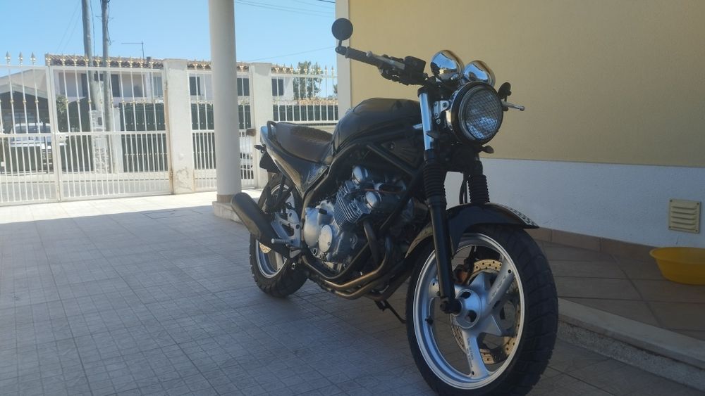 Yamaha XJ 600N clássica