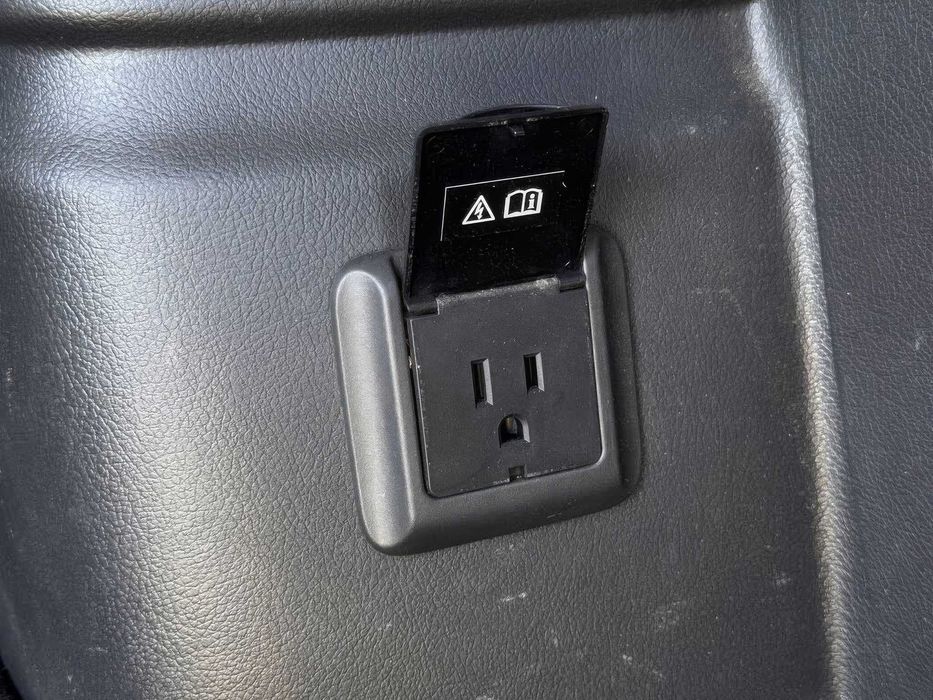 Mitsubishi Outlander Phev      2018
