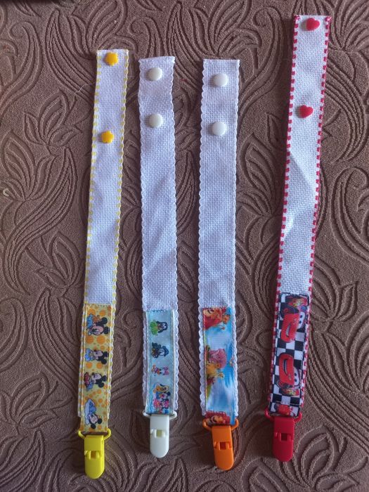 Prende chucha ponto cruz