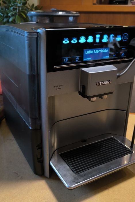 Ekspres aut. Siemens EQ6 plus s100. Sprawny filmy