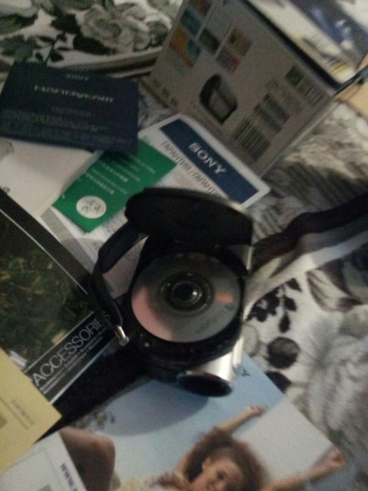 Видеокамера,бинокль,фотоаппарат три в одном